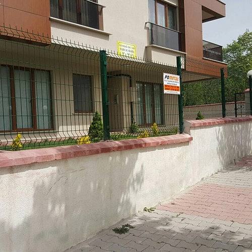 Apartman etrafı panel çit uygulaması