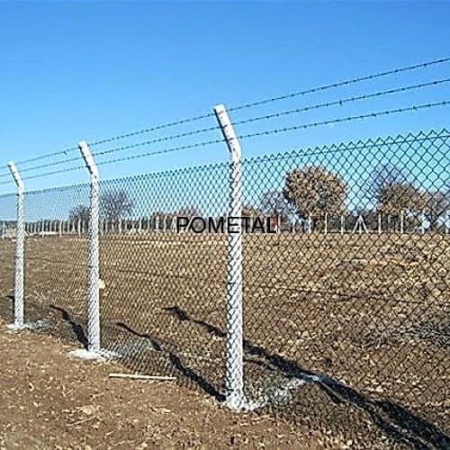 beton direkli tel çit üzerine dikenli tel