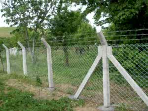 beton direkli tel çit