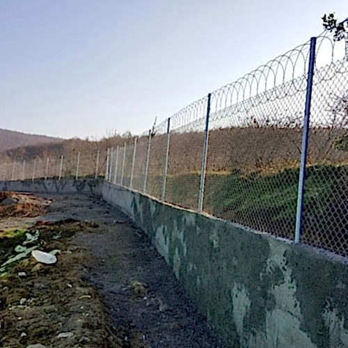 Boru Direkli Tel Çit